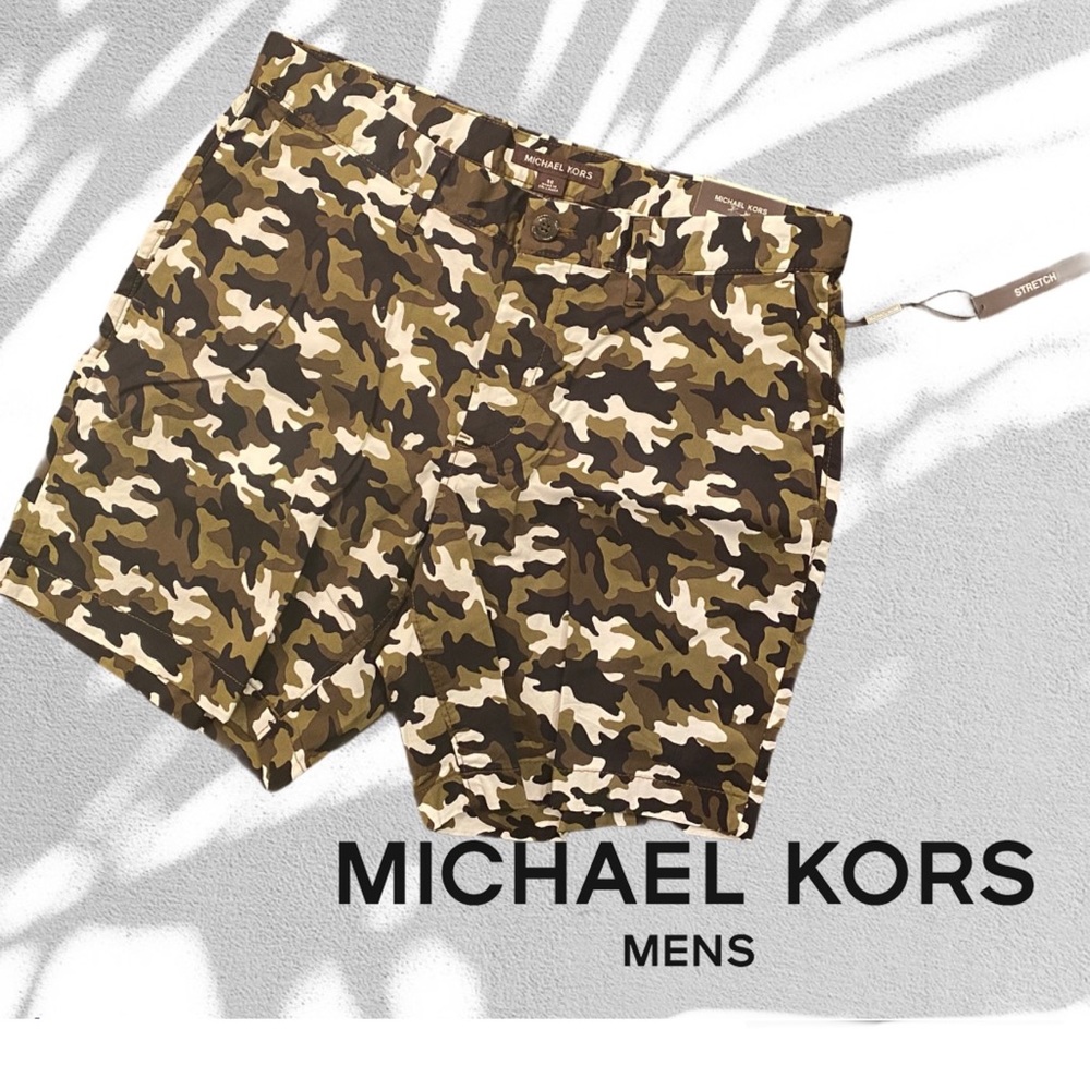 Michael Kors Green black white Camo Stretch shorts Above knee style